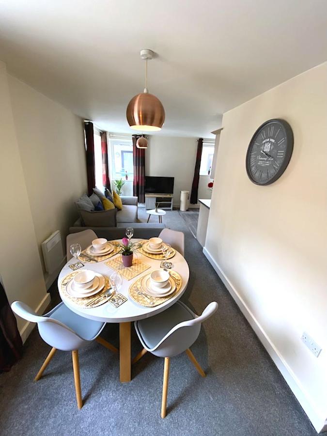 Stylish Two Bed City Apartment With Secure Parking Southampton Bagian luar foto