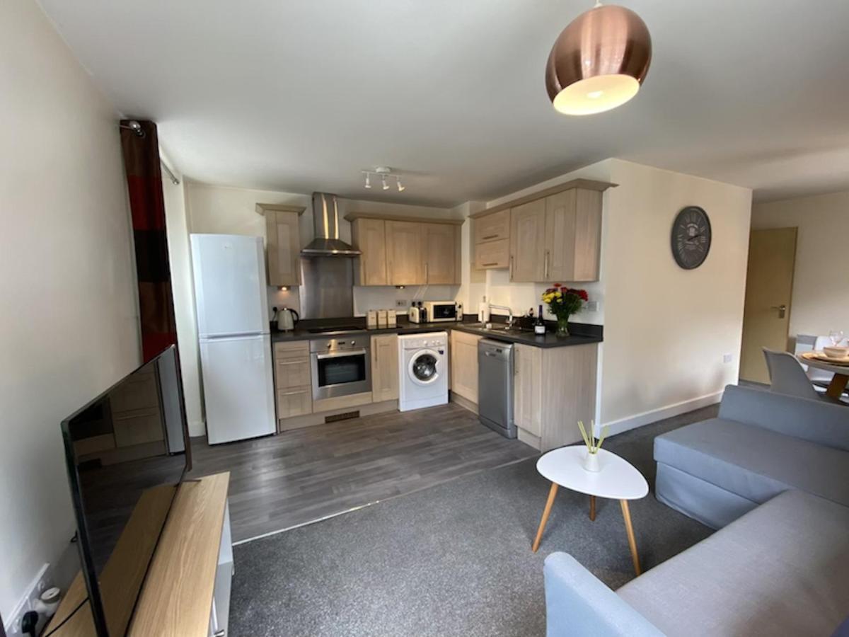 Stylish Two Bed City Apartment With Secure Parking Southampton Bagian luar foto