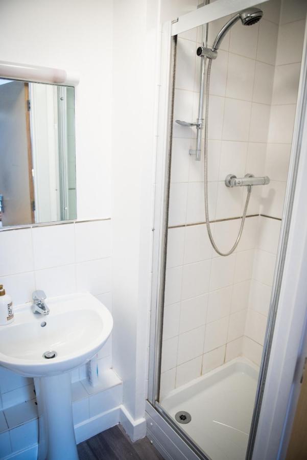 Stylish Two Bed City Apartment With Secure Parking Southampton Bagian luar foto